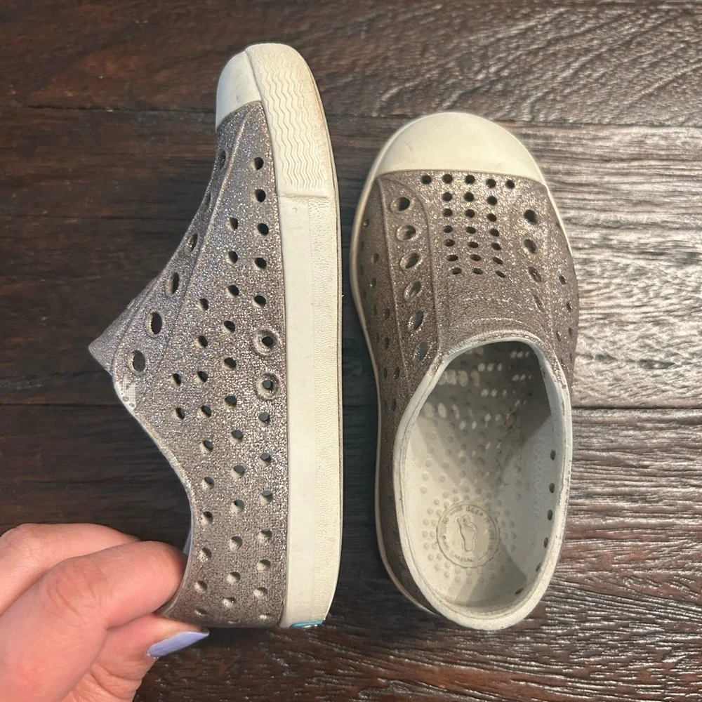 Native Kids Water Shoes in Sparkly Metal Bling/ Shell White